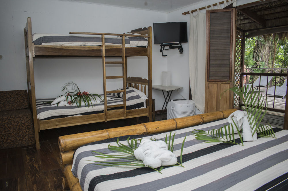 Bugabutik Hotel Resort Cocles Beach Екстериор снимка