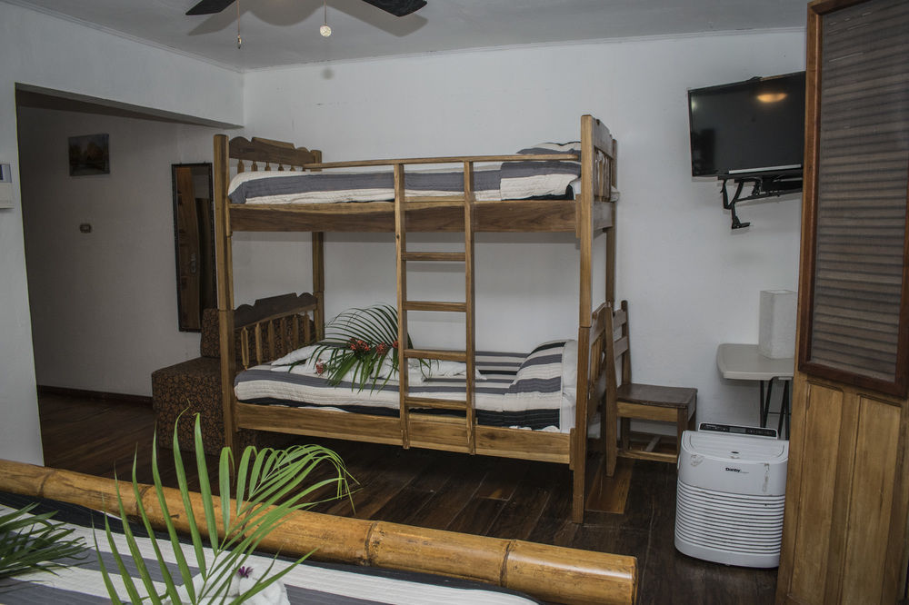 Bugabutik Hotel Resort Cocles Beach Екстериор снимка